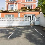 Sunways, Quiet South Facing Terrace, Walk To Beach!