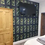 Luxurious Double En-Suite Room With 58 Inch Tv