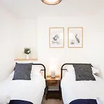 *Brand New* Lemon Tree Cottage