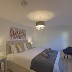 Marina Walk, New Luxury Coastal Apartment In The English Riviera, Close To The Shops, Bars And Restaurants With Torquay Marina And Torre Abbey Sands Beach A Short Walk Away!