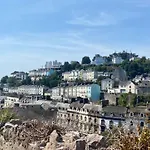 The Bonting Beautiful Three Bed Townhouse Near Harbour And Beach