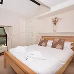 8 Torwood Gables