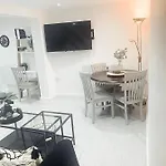 Amaso - Stylish & Cosy 1 Bedroom Flat