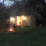 Apple Hut