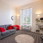 Cosy Flat In Victorian Villa- Parking & Garden