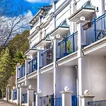 4 Hesketh Mews