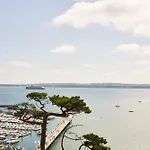 Bayfort Sea Studio - Comfortable Couples Retreat With Stunning Coastal Views