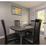 Hollywater Cheerful 3 Bedroom Home In Close With Pizza Oven