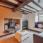 Gorgeous Thatched Cottage