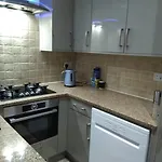 Centrally Located, Beautifully Presented Apartment