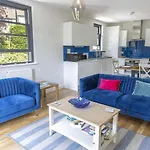 Oystercatcher Number 6 , 2 Bedrooms Maidencombe Village