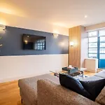 Spacious 2-Bed Apartment Close To King\'S Garden