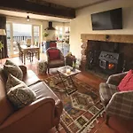 2 Bed - Bay Cottage