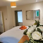 Castle Annexe From 7 Nights