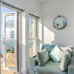 Marina Beach House, Torquay