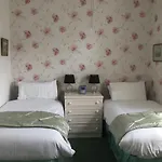 Cary Court - Guest House