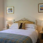 Muntham Holiday Apartments & Town House