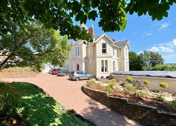 Torbay Rise - With Pool, Hot Tub, Sauna, Gym, Games And Cinema Room; Sea Views