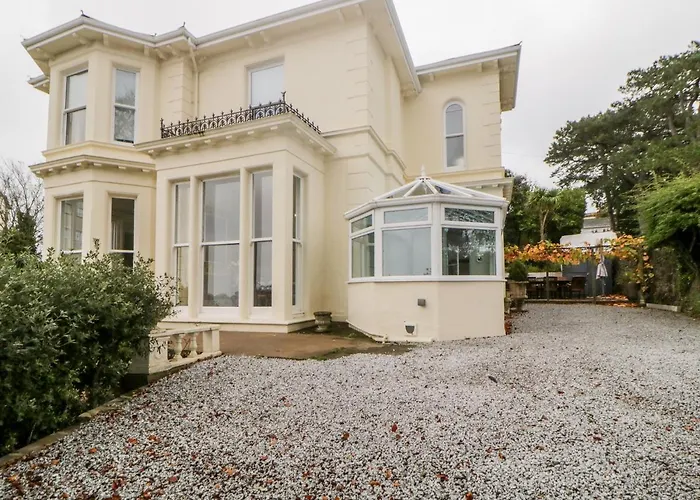 Holcombe House