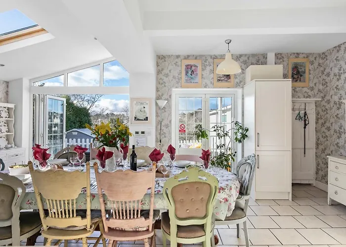 The Birches - Large Victorian Villa, Torquay
