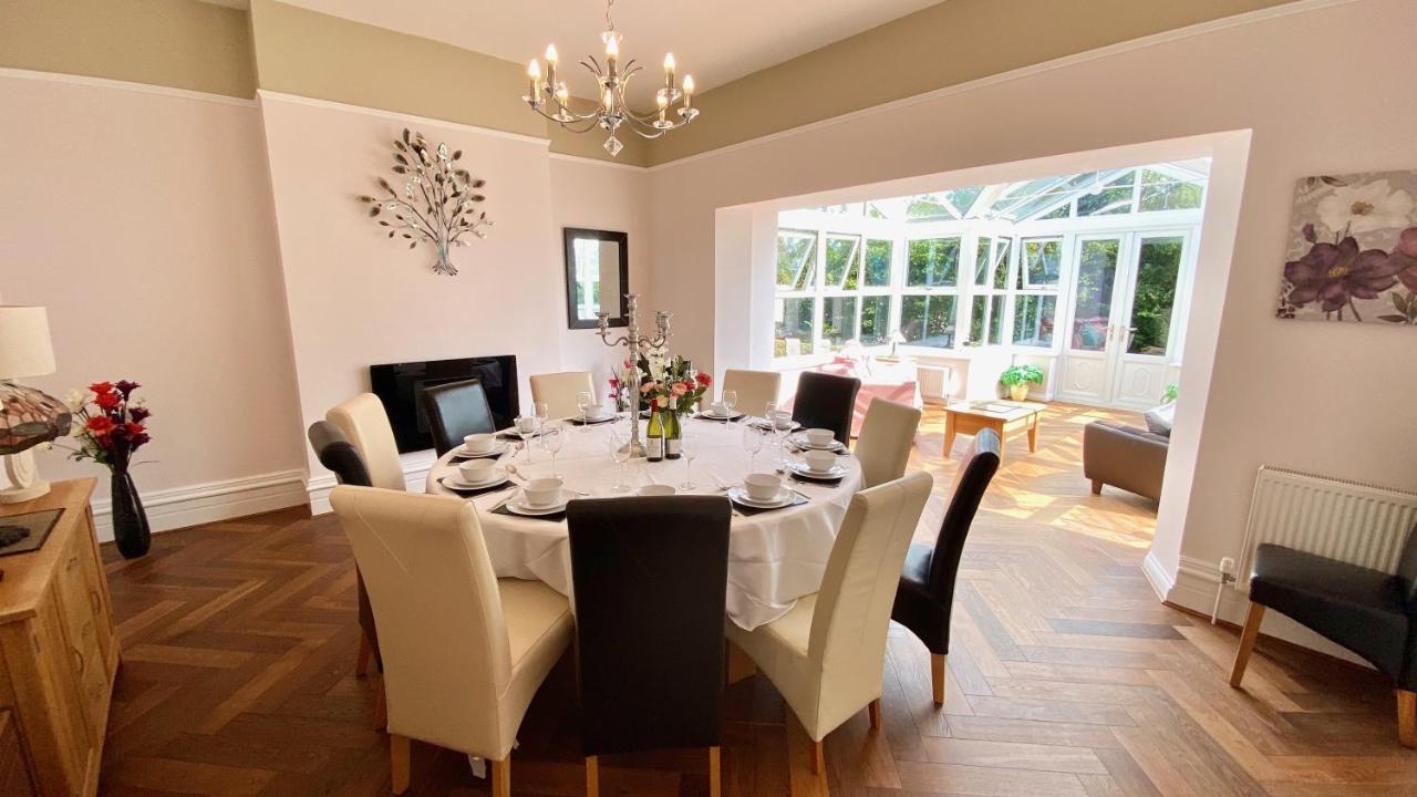 Torbay Rise - With Pool, Hot Tub, Sauna, Gym, Games And Cinema Room; Sea Views Holiday home *
