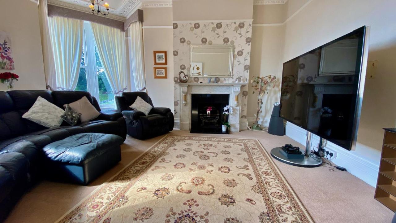 Torbay Rise - With Pool, Hot Tub, Sauna, Gym, Games And Cinema Room; Sea Views Holiday home Torquay
