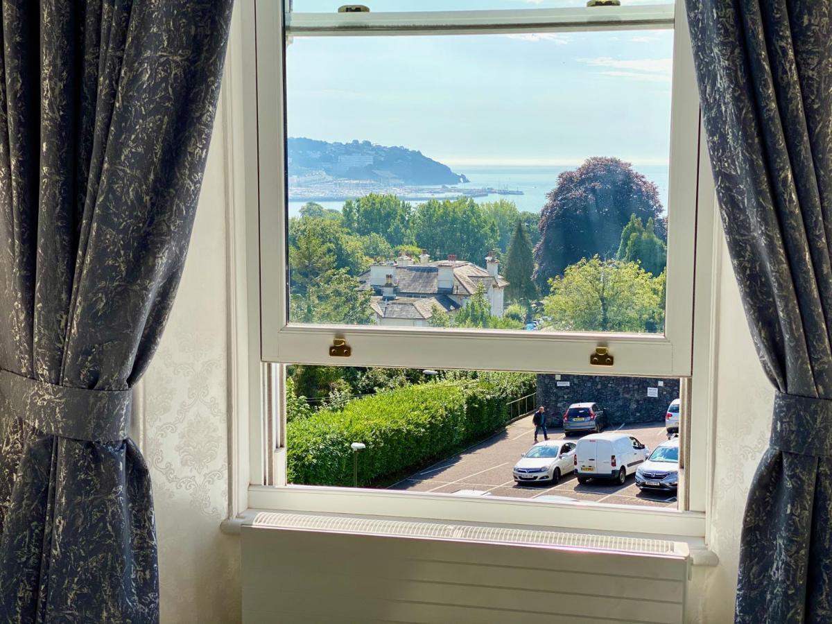 Torbay Rise - With Pool, Hot Tub, Sauna, Gym, Games And Cinema Room; Sea Views *