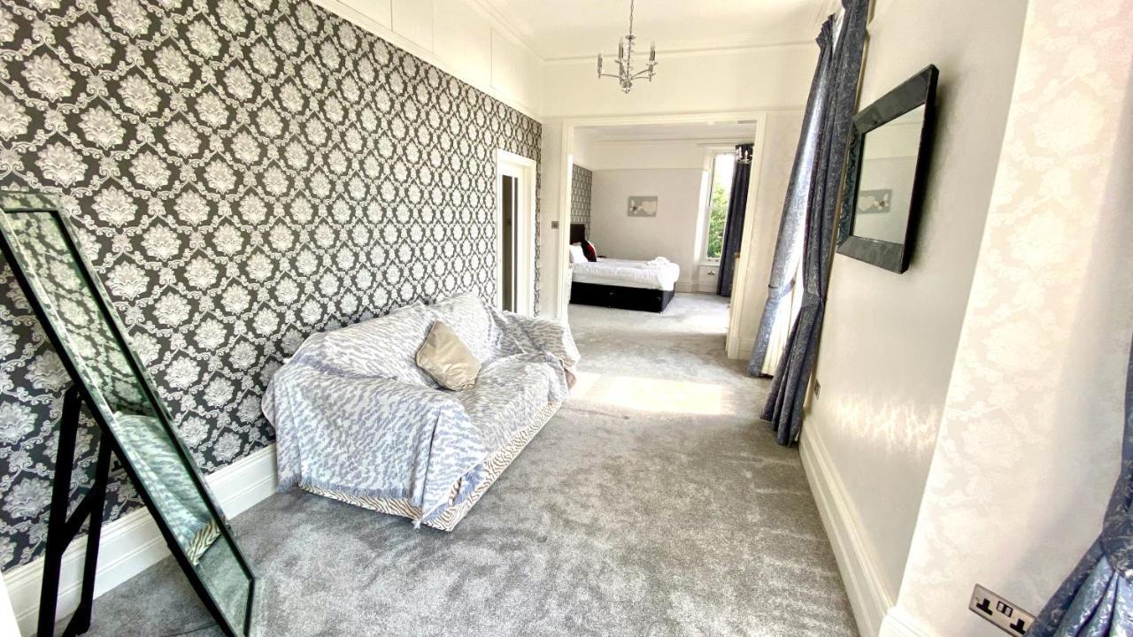 Torbay Rise - With Pool, Hot Tub, Sauna, Gym, Games And Cinema Room; Sea Views Torquay