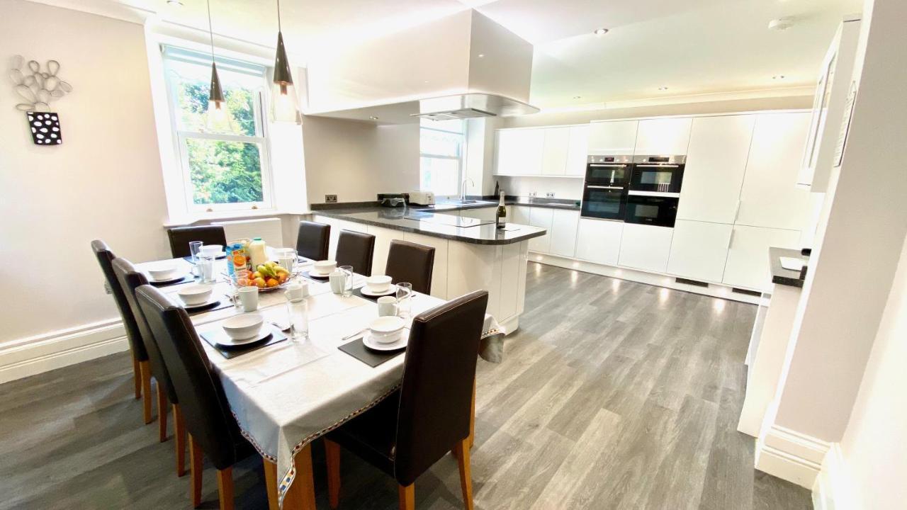 Torbay Rise - With Pool, Hot Tub, Sauna, Gym, Games And Cinema Room; Sea Views