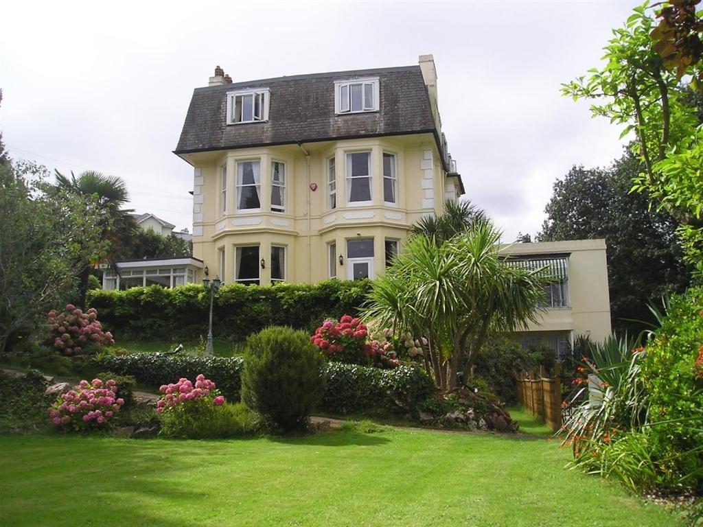 Elmington House- Adults Only Guest house