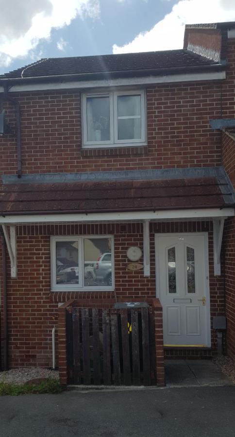 Charming 2-bed House In Holiday home *