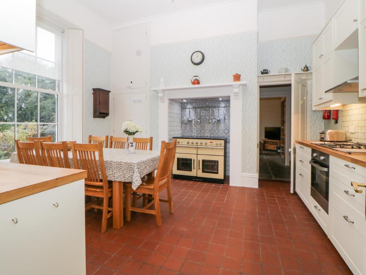 Holiday home Holcombe House *