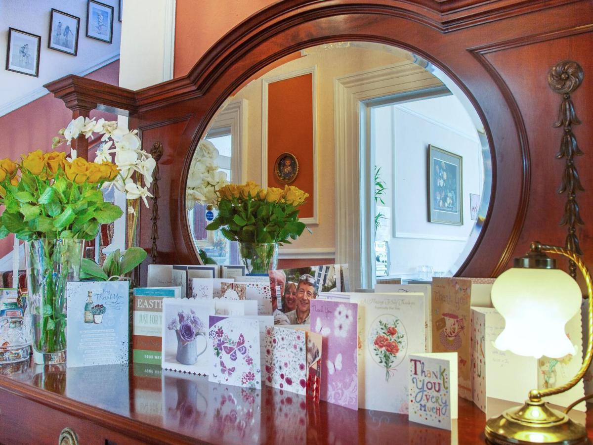 Court Prior Boutique And