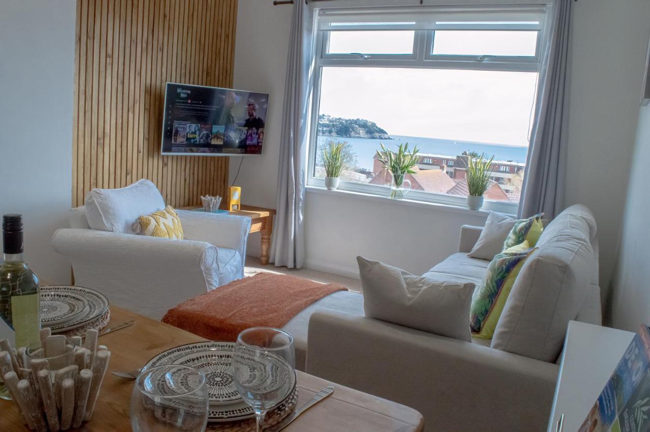 Bed& Boujee With Sea Views