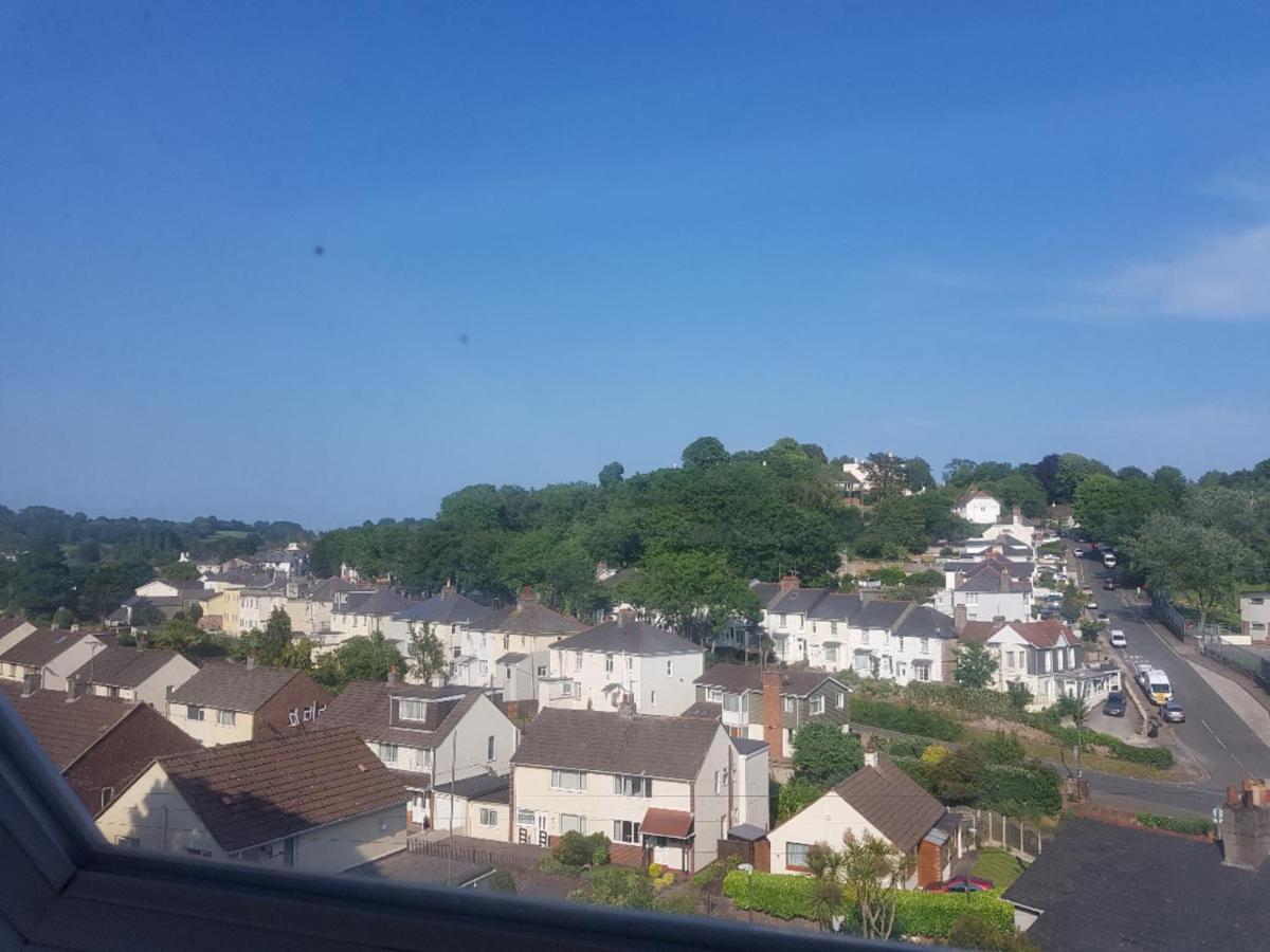 Captivating 3-bed House In St Marychurch *