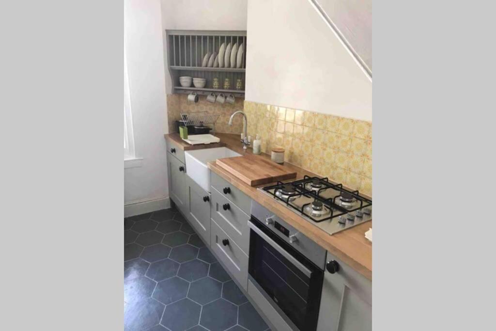 Entire Maisonette Newly Renovated *