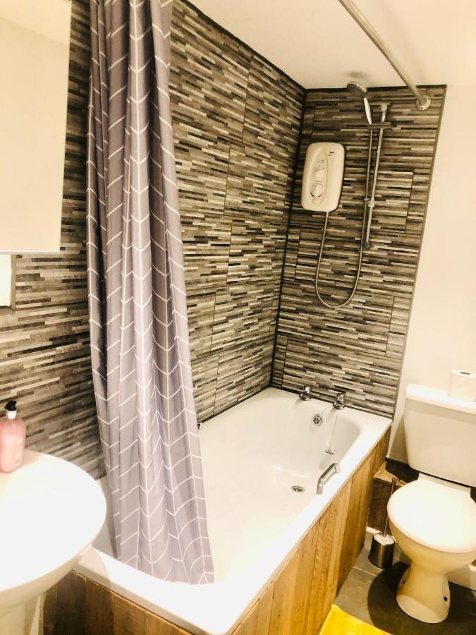 Westbank Lower Ground Apartment *