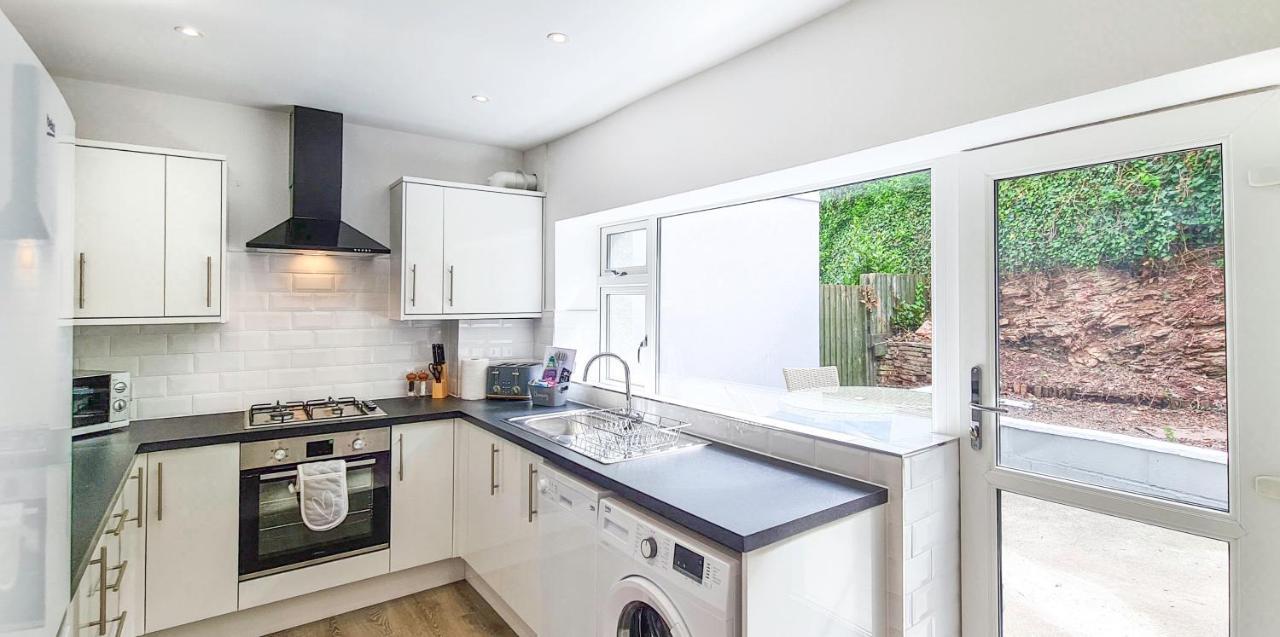 Driftwood Cottage: Riviera Charm Near St Marychurch Beaches Holiday home