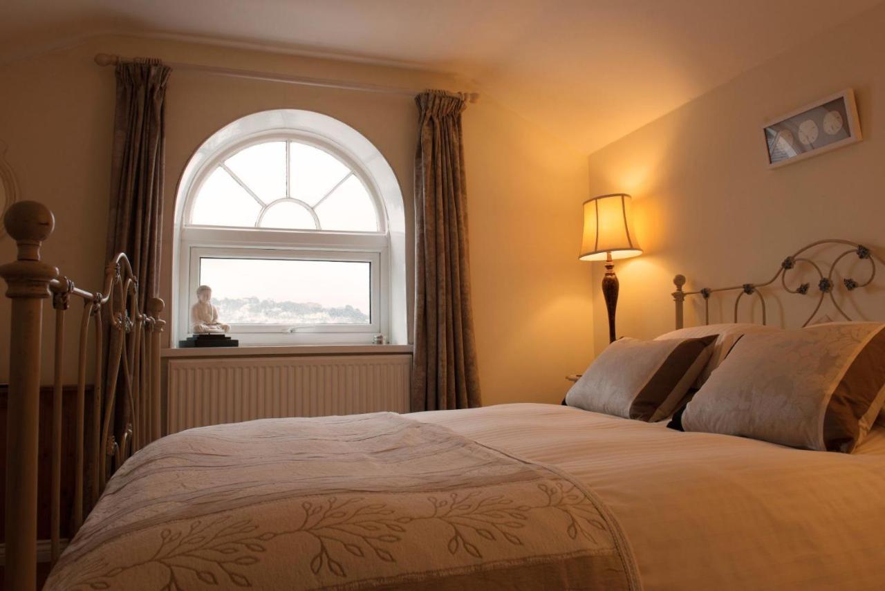 Ascot House Guest house 4*