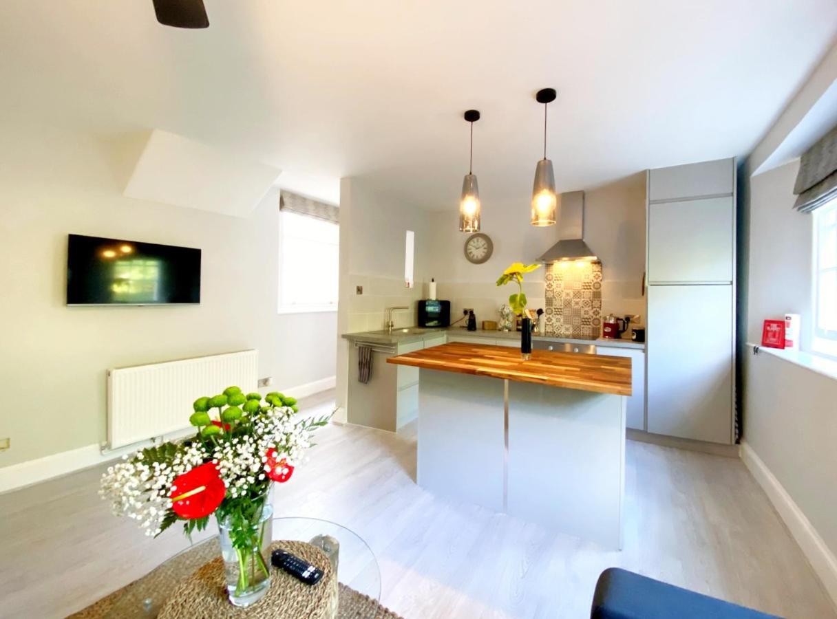 Apartment Meadfoot Bay At Hesketh Crescent *