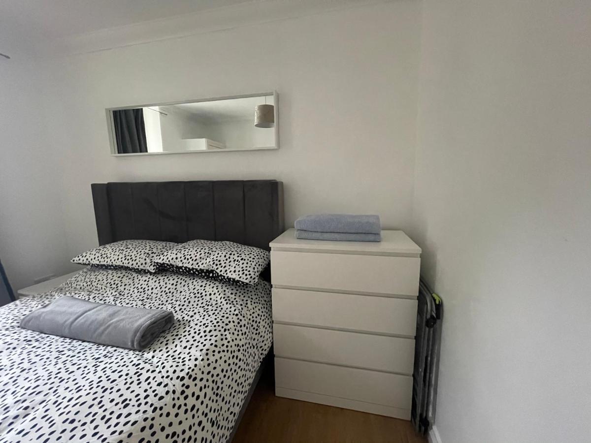 Modern 2 Bed With Sea Views Torquay