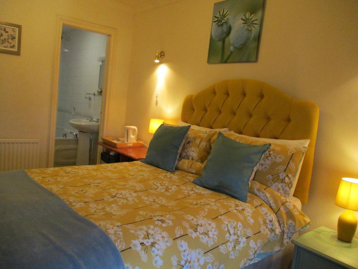 Guest house Cranborne Guest Exclusively For Adults 4*
