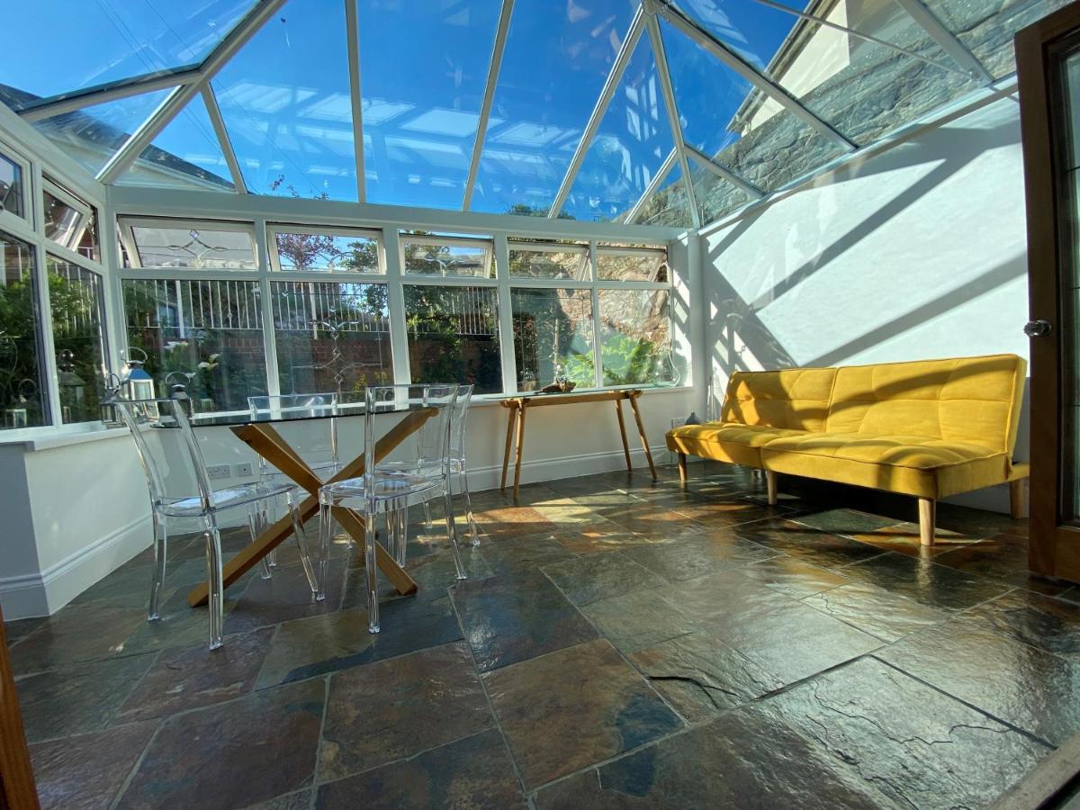Hotel At Babbacombe *