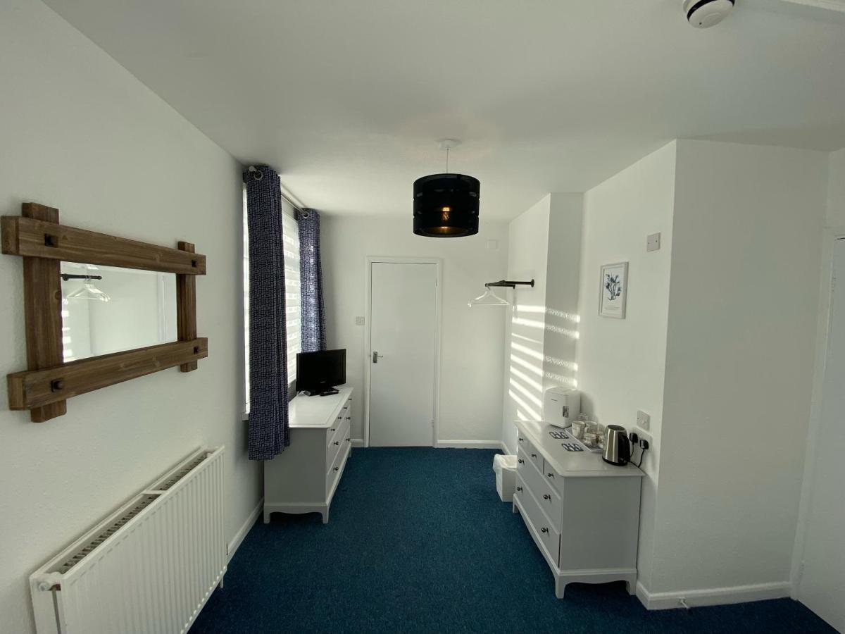 Hotel At Babbacombe *