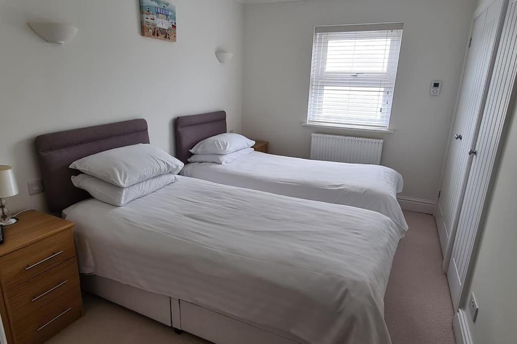 Beautiful 2-bed On Seafront Apartment Torquay