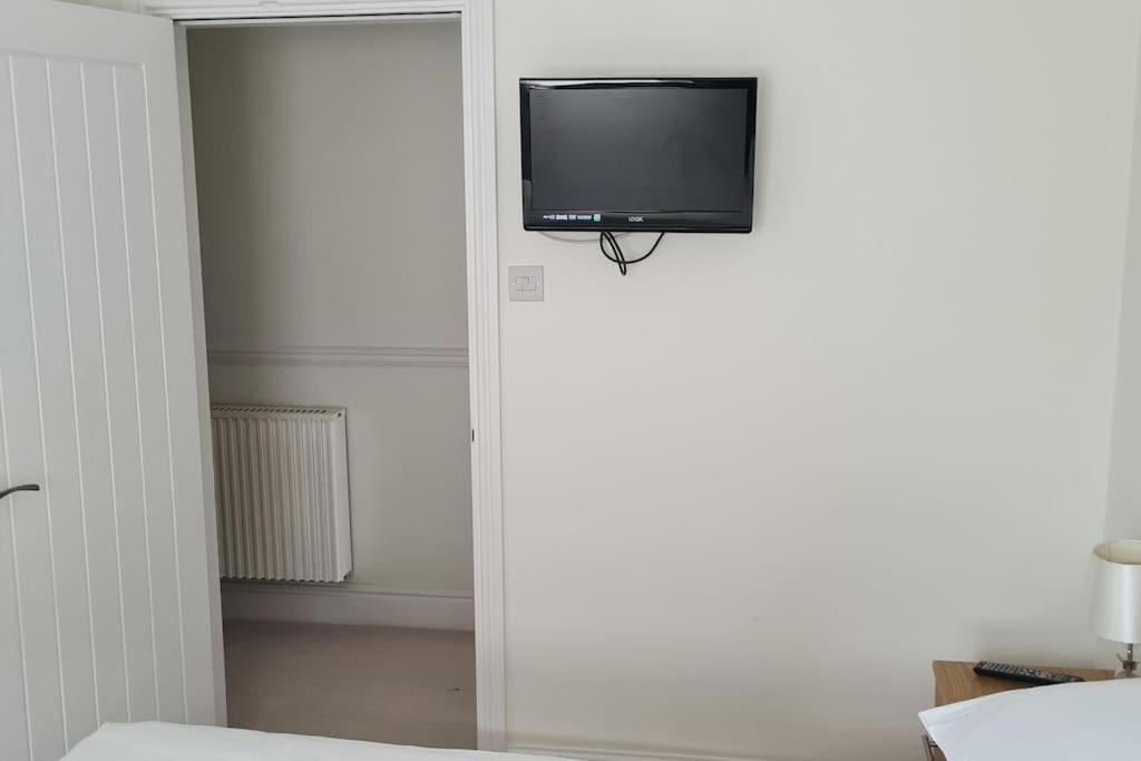 Beautiful 2-bed On Seafront *