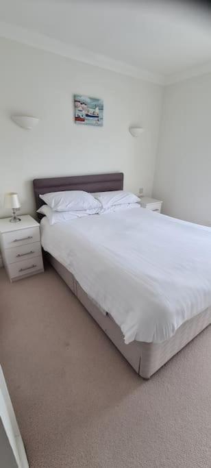 Beautiful 2-bed On Seafront *