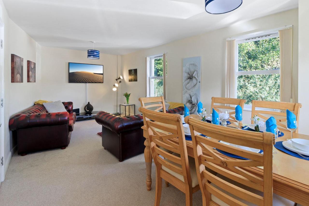 Apartment Spacious Seaside Two Bed