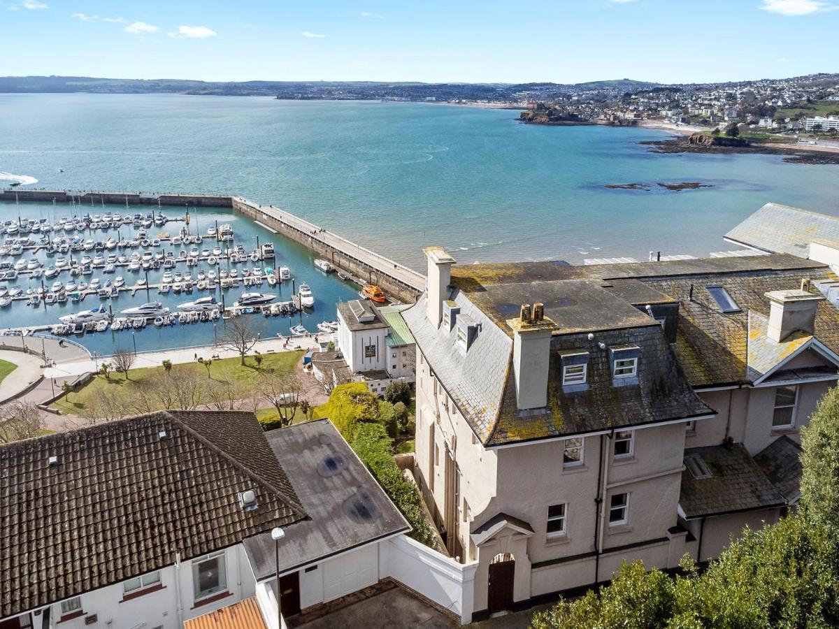 Spacious Seaside Two Bed