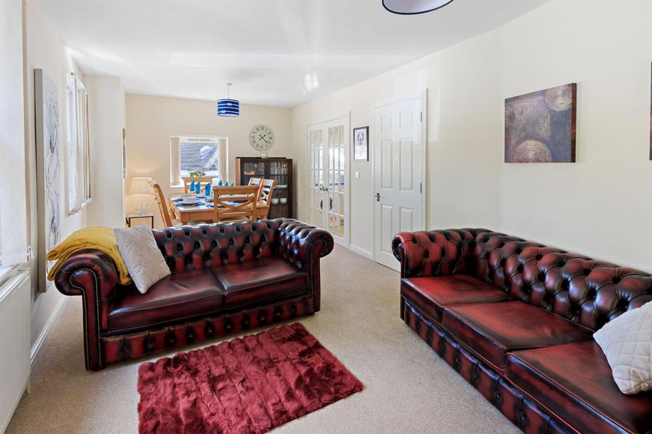 Spacious Seaside Two Bed *